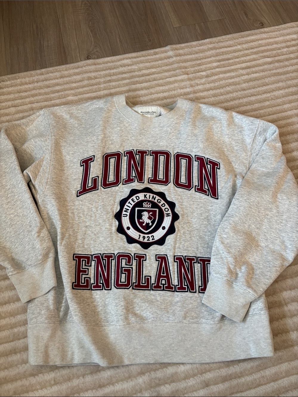 Abercrombie & Fitch Gray Crewneck